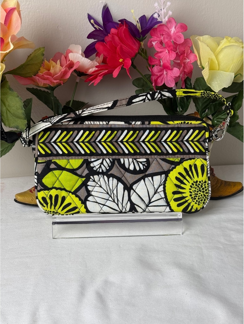 NWOT Vera Bradley Citron Wristlet Wallet Retired Pattern